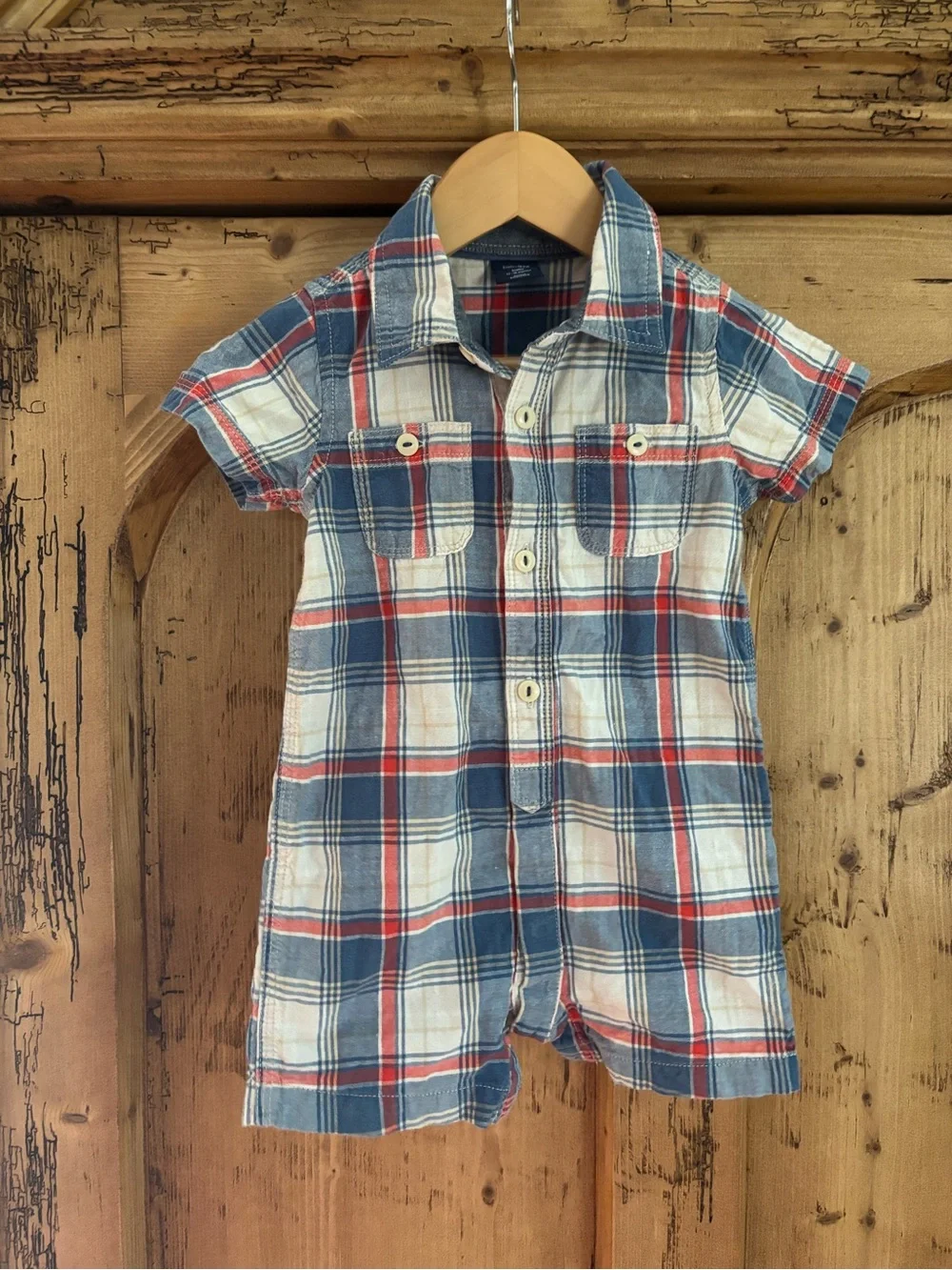 Baby Gap boys Classic Plaid Short-Sleeve Romper - Blue & Red Size 12-18M